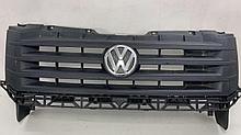 Решетка радиатора Volkswagen Crafter 1
