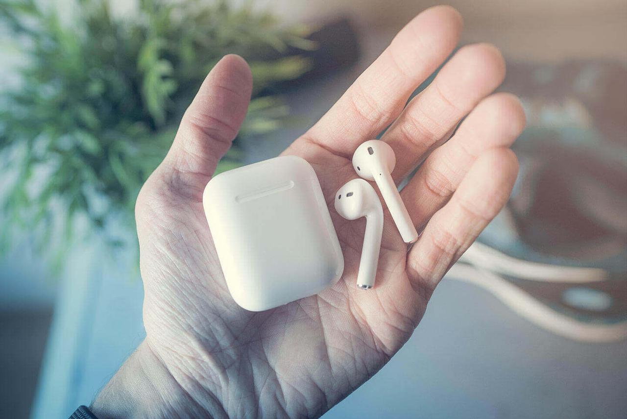 Airpods ростов. AIRPODS 2. Айрподс 2 наушники. Наушники аирподс 3. AIRPODS 2.2.