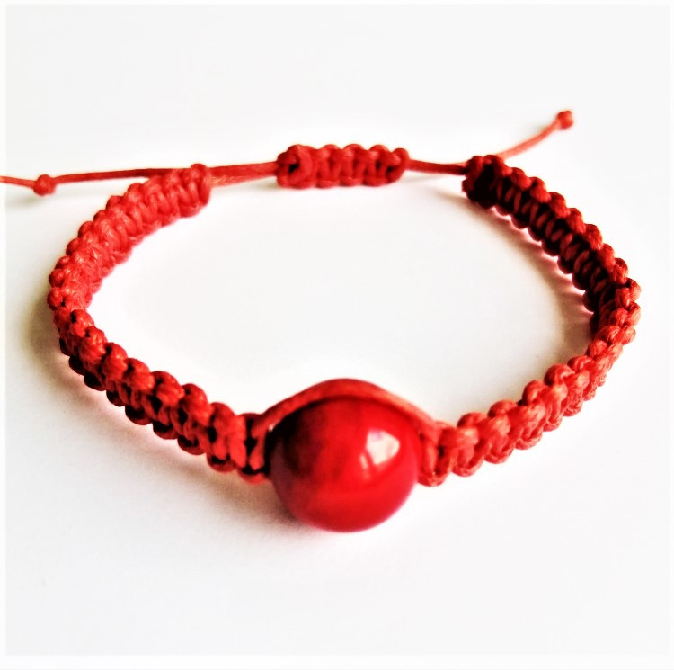 Браслет Шамбала, Красная Нить с натуральным камнем Нефрит Красный, 12мм - для удачи, защиты от агрессии