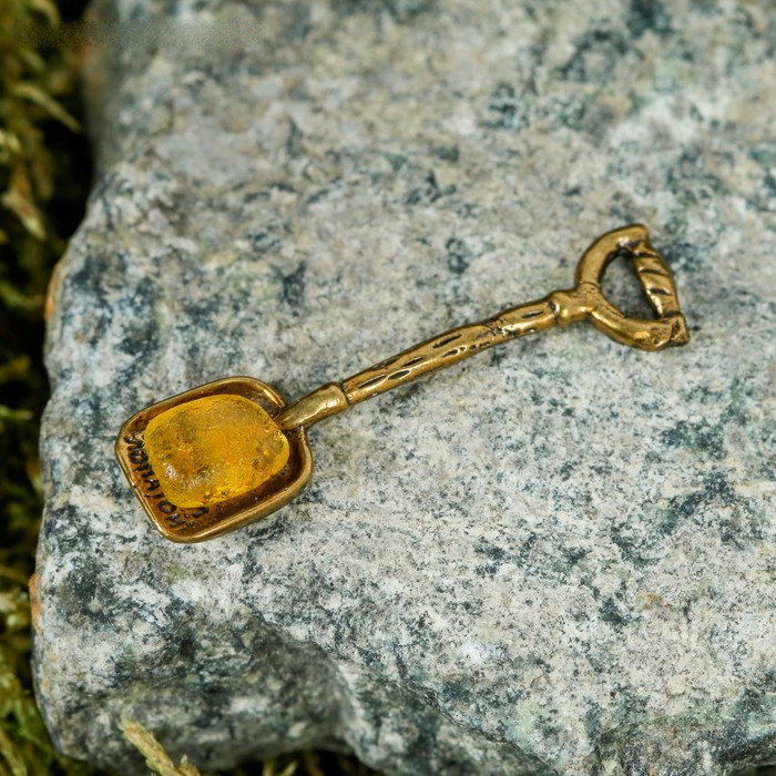 Сувенир кошельковый "Лопата", с натуральным янтарем - фото 1 - id-p105438549