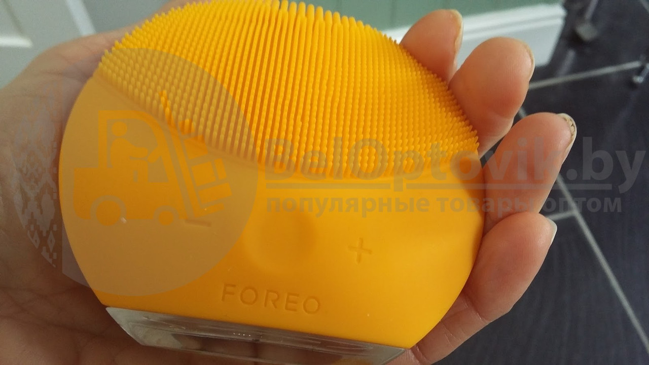 Вибрирующая силиконовая щетка для нежной очистки кожи лица Foreo LUNA mini 2 Нежно розовая - фото 6 - id-p93844856