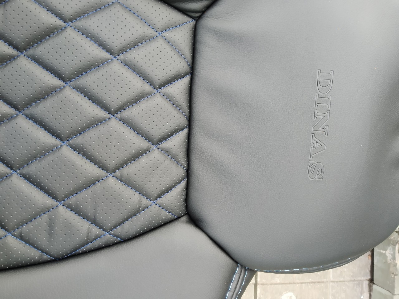 Чехлы на сидения Dinas Drive черные, РОМБ, синяя нить - фото 1 - id-p166419217