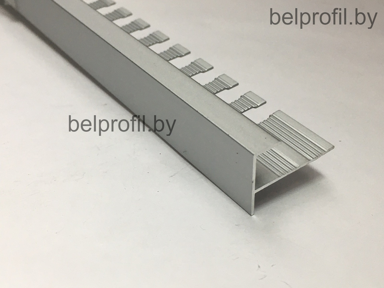 F-образный профиль для плитки и ступеней 10 мм, цвет серебро МАТОВОЕ 270 см, фото 1