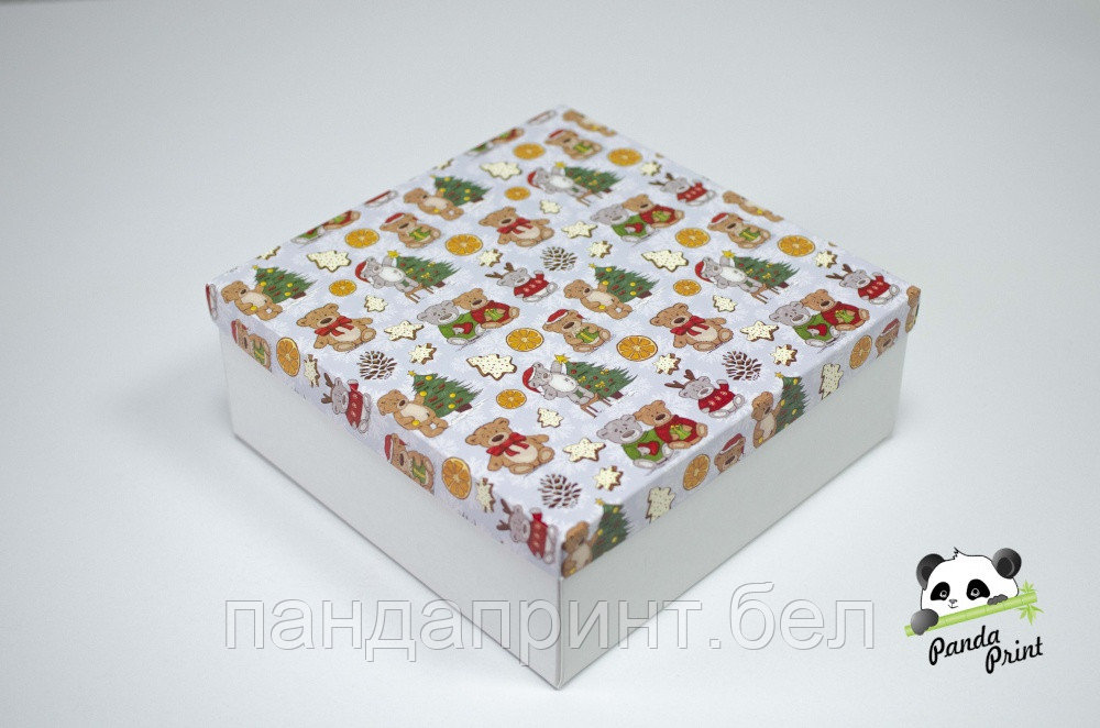 Коробка 260х255х100 Новогодние мишки на голубом фоне (белое дно)