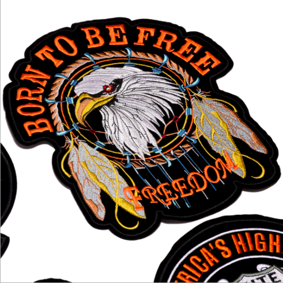 Термонаклейка "Born to be free" 30.2 см