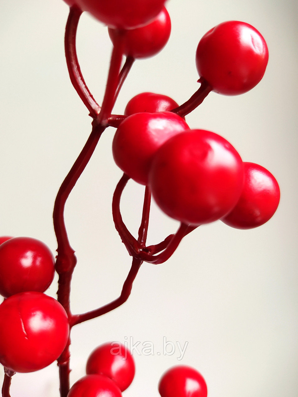 Ветка с искусственными ягодами 25 см, красная - фото 6 - id-p167024725