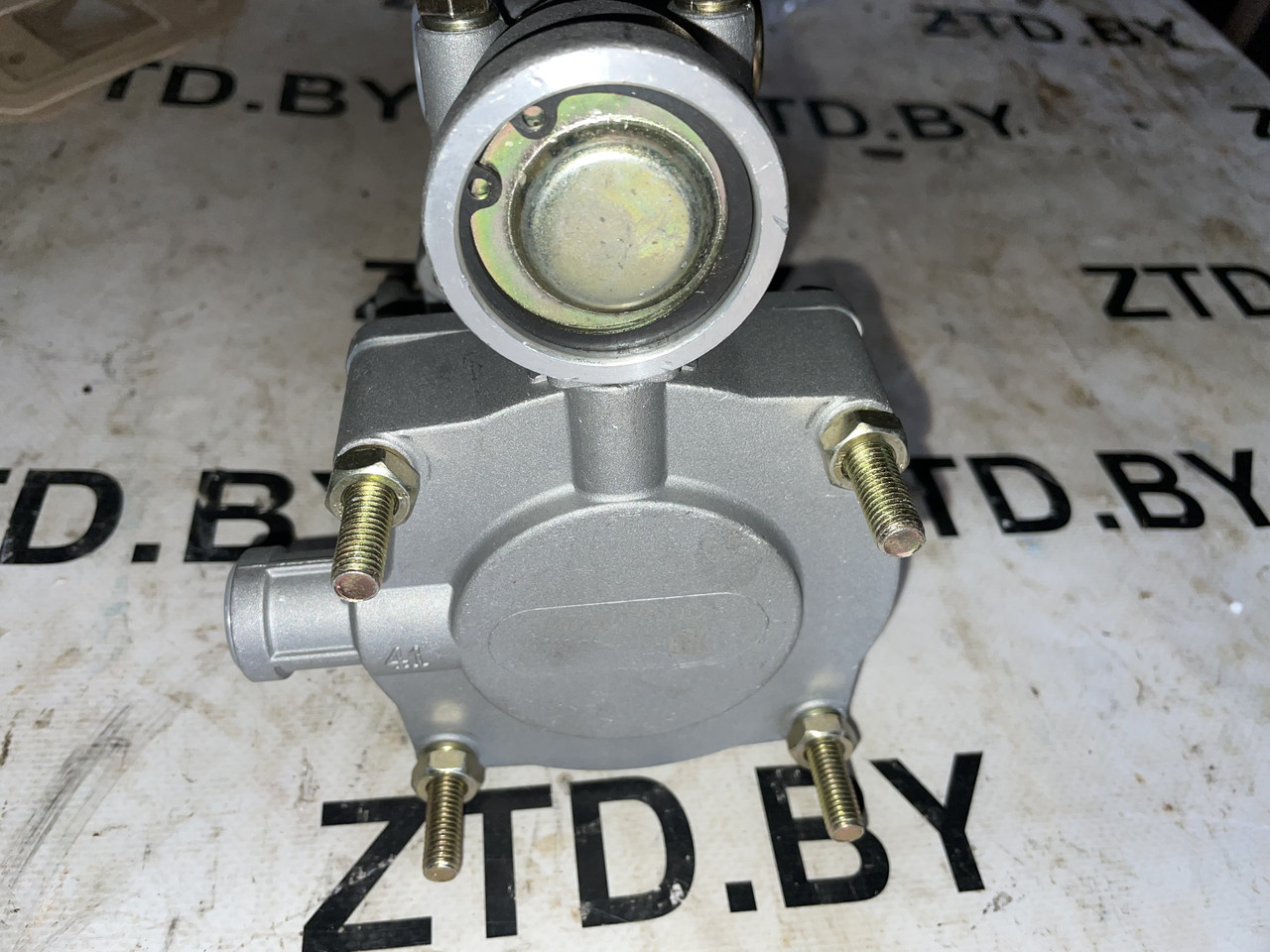 Клапан управления тормозами прицепа с двухпроводным приводом 64221-3522010 - фото 3 - id-p144116015