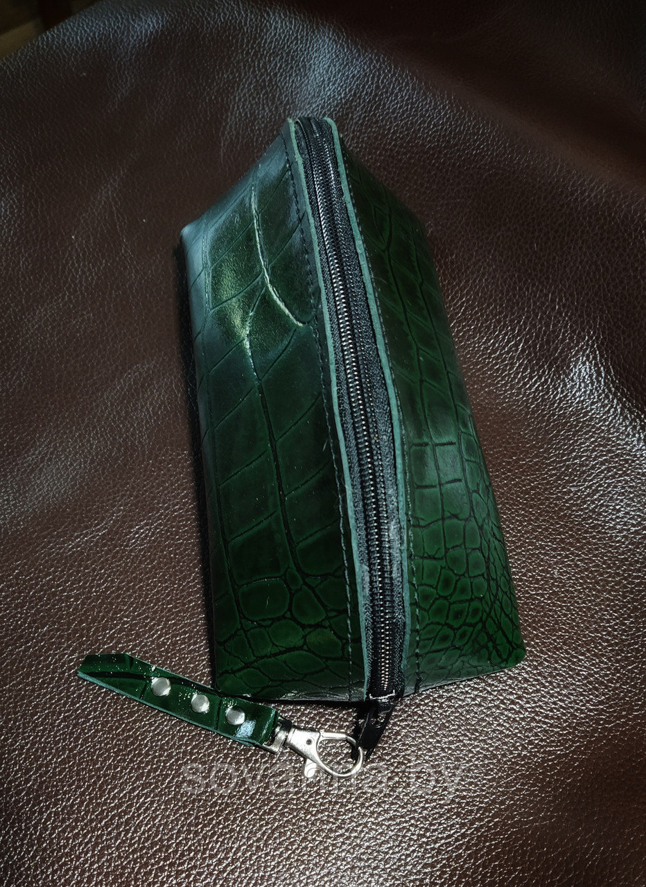 Пенал кожаный на молнии Sovanna тёмно-зелёный крок арт. Р0102 - фото 1 - id-p167108984