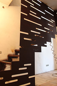 Лестница металлическая межэтажная, авторская модель "Blade" 4