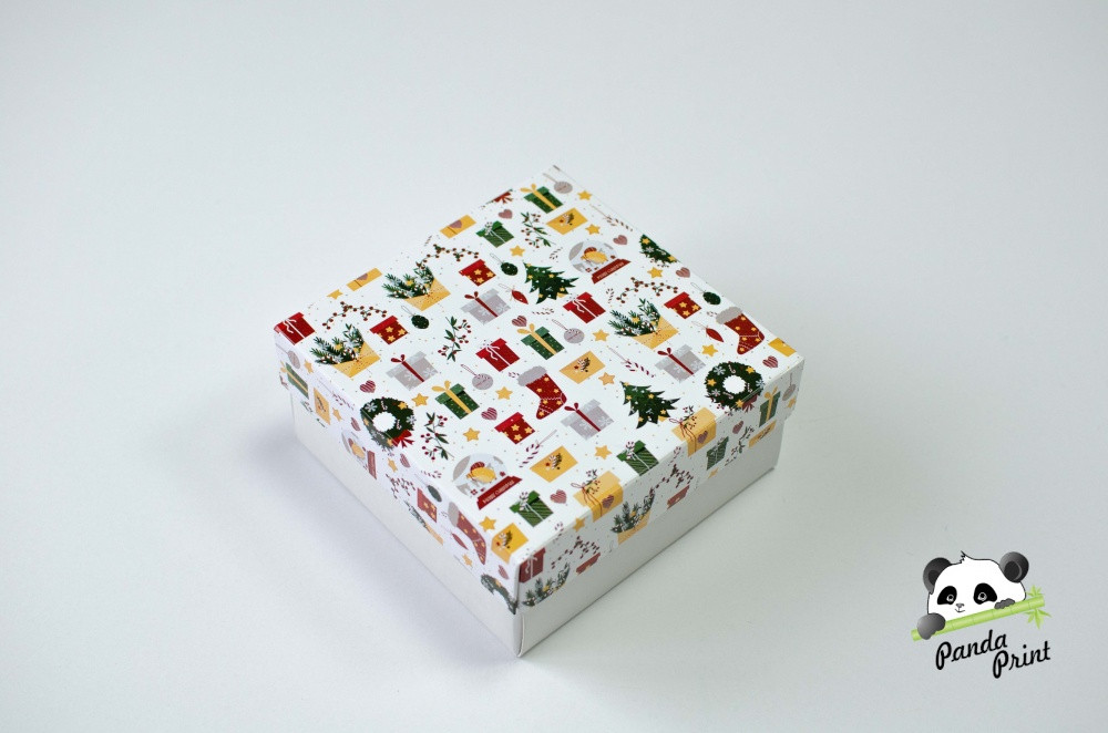 Коробка 150х150х70 Новогодние подарки (белое дно)