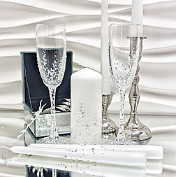 Комплект свадебных бокалов и свечей "Магия" в белом цвете
