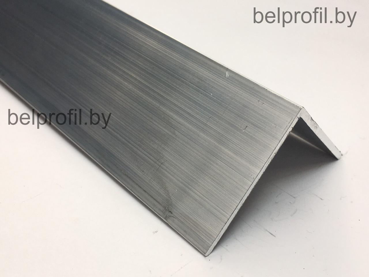 Алюминиевый уголок 40х40х1,8 (2,0 м), фото 1