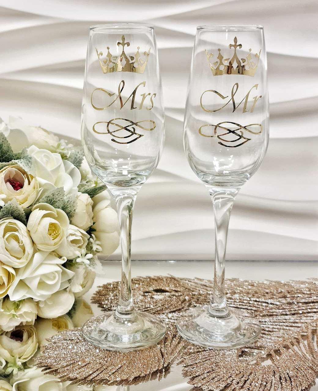 Свадебные бокалы "Mr & Mrs" с короной золотой глянец