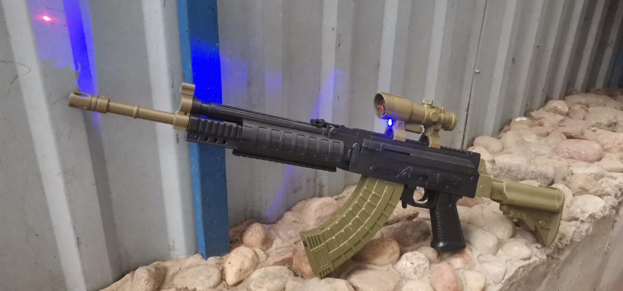 Детский пневматическая штурмовая винтовка автомат с фонариком АК-13 отличное качество 76 см - фото 2 - id-p167625432