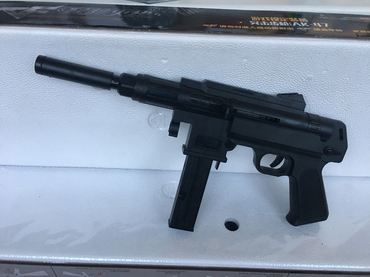 Детский пневматический пистолет-пулемет Узи P626 - фото 1 - id-p167914404