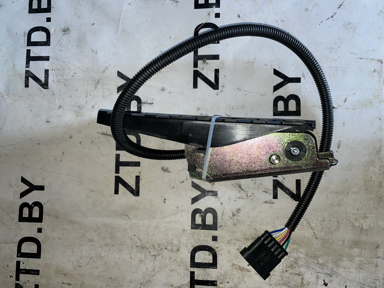 Педаль газа МАЗ электронная ФР-8122Д - фото 1 - id-p144116520