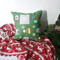 Новогодняя подушка с нанесением вашего фото (зеленая)