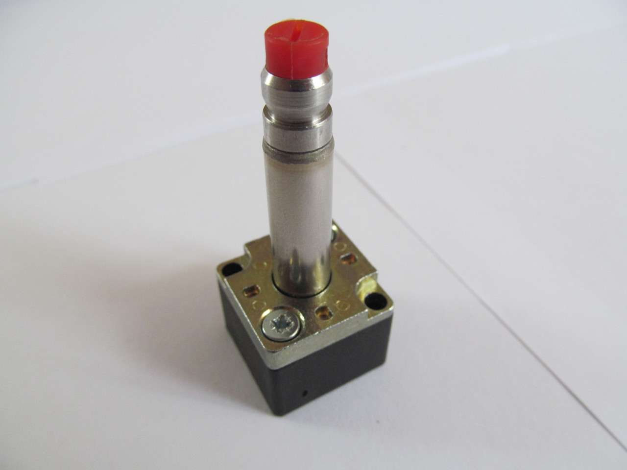 Р532 - Пневматический электромагнитный клапан - фото 1 - id-p168614355