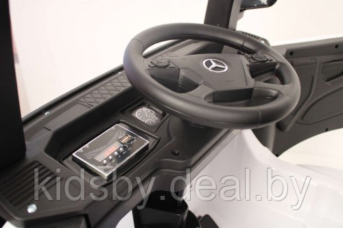 Детский электромобиль RiverToys Mercedes-Benz Actros 4WD HL358 с прицепом (черный) глянец (автокраска) - фото 5 - id-p168620896