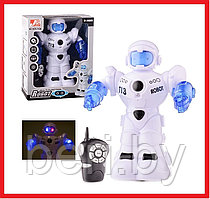 2629-T13B Робот на радиоуправлении, свет, звук, танцует, интерактивная игрушка, робот на р/у, высота 28 см