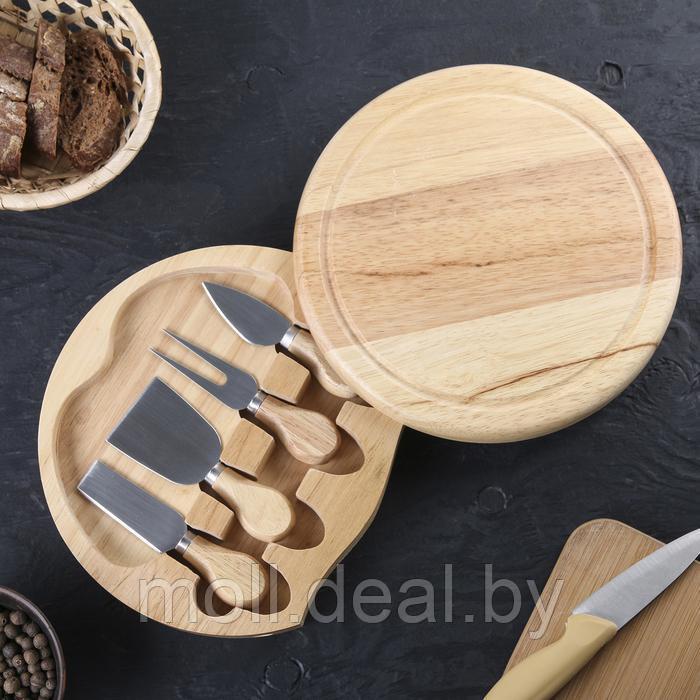 Набор для подачи сыра, доска из дуба 25×25×3,5 см, 4 ножа для сыра - фото 1 - id-p168334152