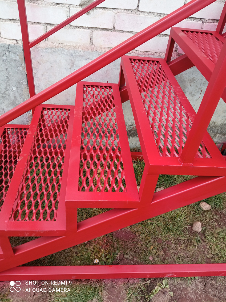 Наружные металлические лестницы-ступень ПВЛ с козырьком. - фото 8 - id-p169354512