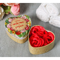 Розы из мыла  в шкатулке-сердце "Самой любимой и родной