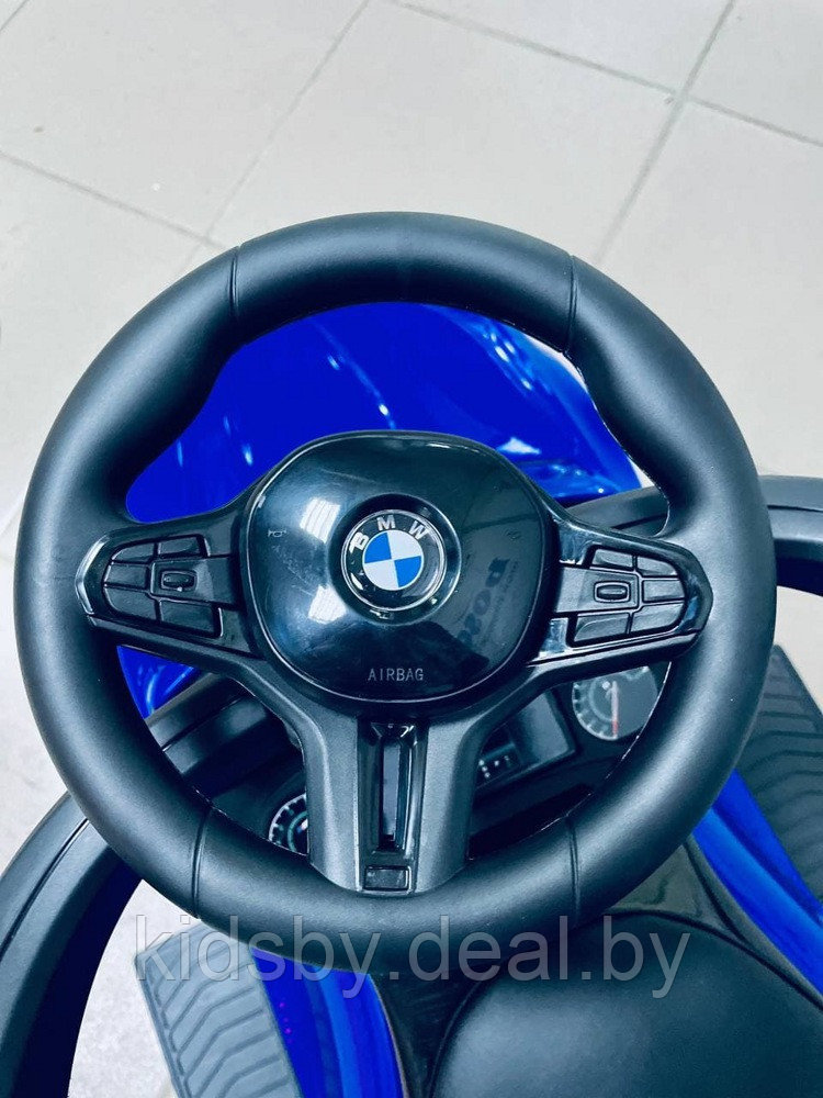 Детская машинка-каталка RiverToys BMW M5 A999MP-M (синий) Лицензия - фото 4 - id-p169255644