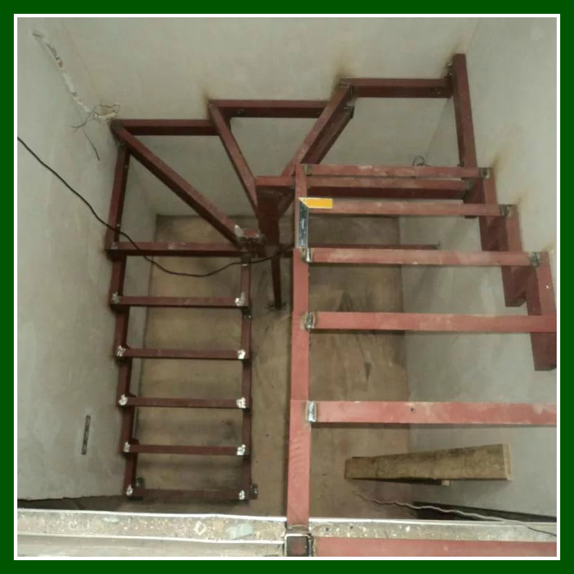 Металлокаркас лестницы модель 108