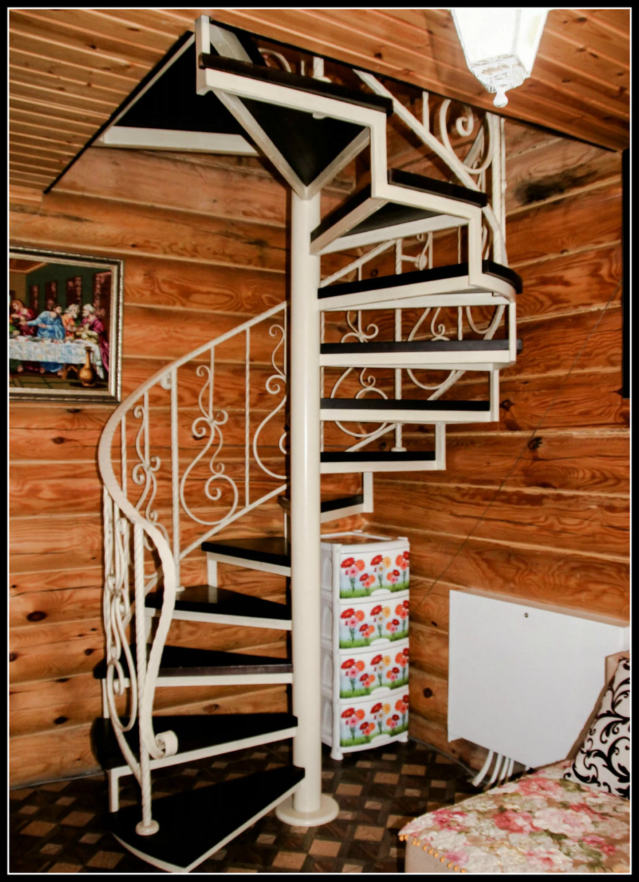 Винтовая металлическая лестница модель 23