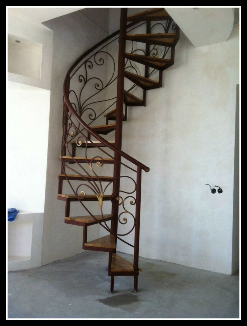 Винтовая лестница модель 33