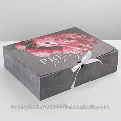 Коробка складная подарочная «Present», 31 х 24.5 х 9 см, БЕЗ ЛЕНТЫ