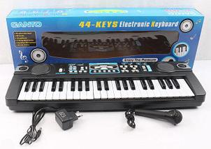 Синтезатор ( пианино) с микрофоном, работает от сети и от батареек , 44 клавиши, 3828 sf