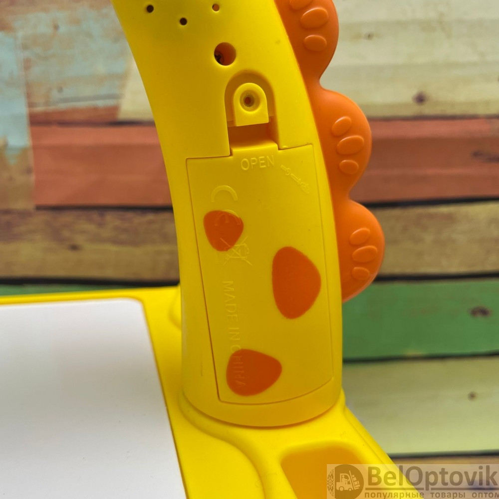 Детский стол проектор для рисования Projector Painting с подсветкой, фломастеры, сменные слайды Желтый - фото 8 - id-p169493848