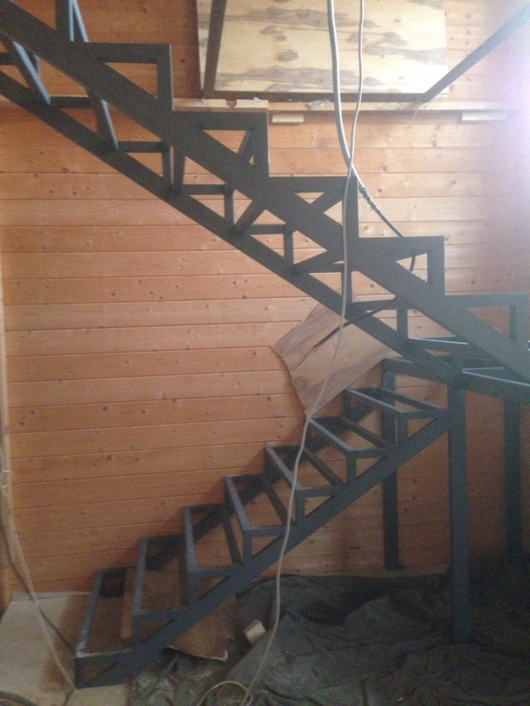 Лестницы металлические под зашивку модель 20 - фото 1 - id-p169550459