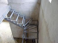 Лестницы металлические под зашивку деревом модель 32