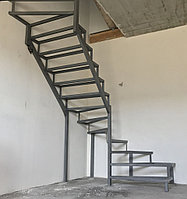 Каркас металлический для лестницы модель 47