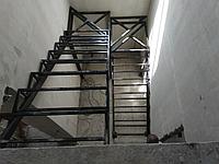 Металлический каркас для лестницы под обшивку модель 60