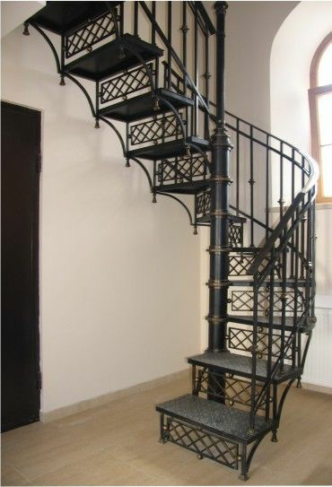 Лестница винтовая металлическая модель 47
