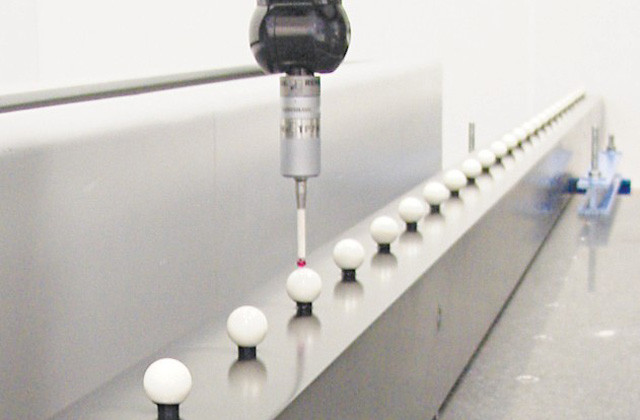 Высокоточные координатно-измерительные машины портального типа Innovalia Metrology SPARK PLUS - фото 3 - id-p170052561