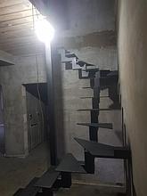Каркас лестницы на центральном косоуре 5