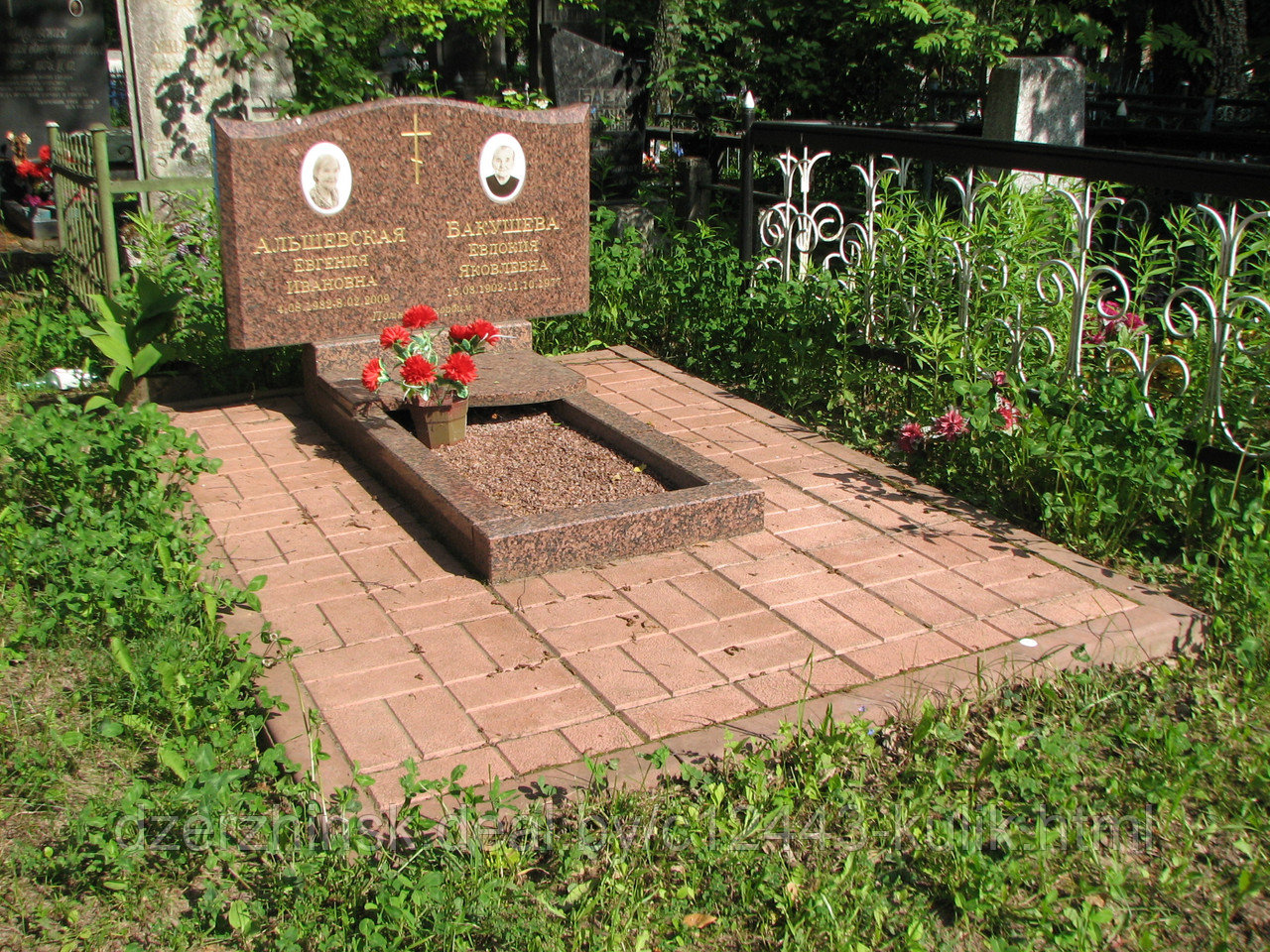 Памятник гранитный В-06 - фото 2 - id-p170238221