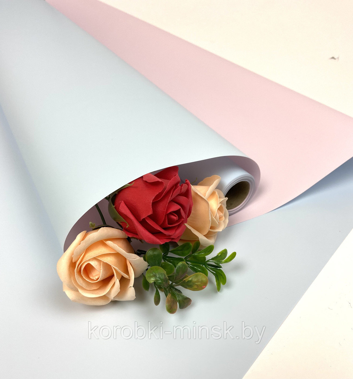 Пленка флористическая "Лепестки роз" 58см *10м/ 60мкм Светло-розовый/голубой