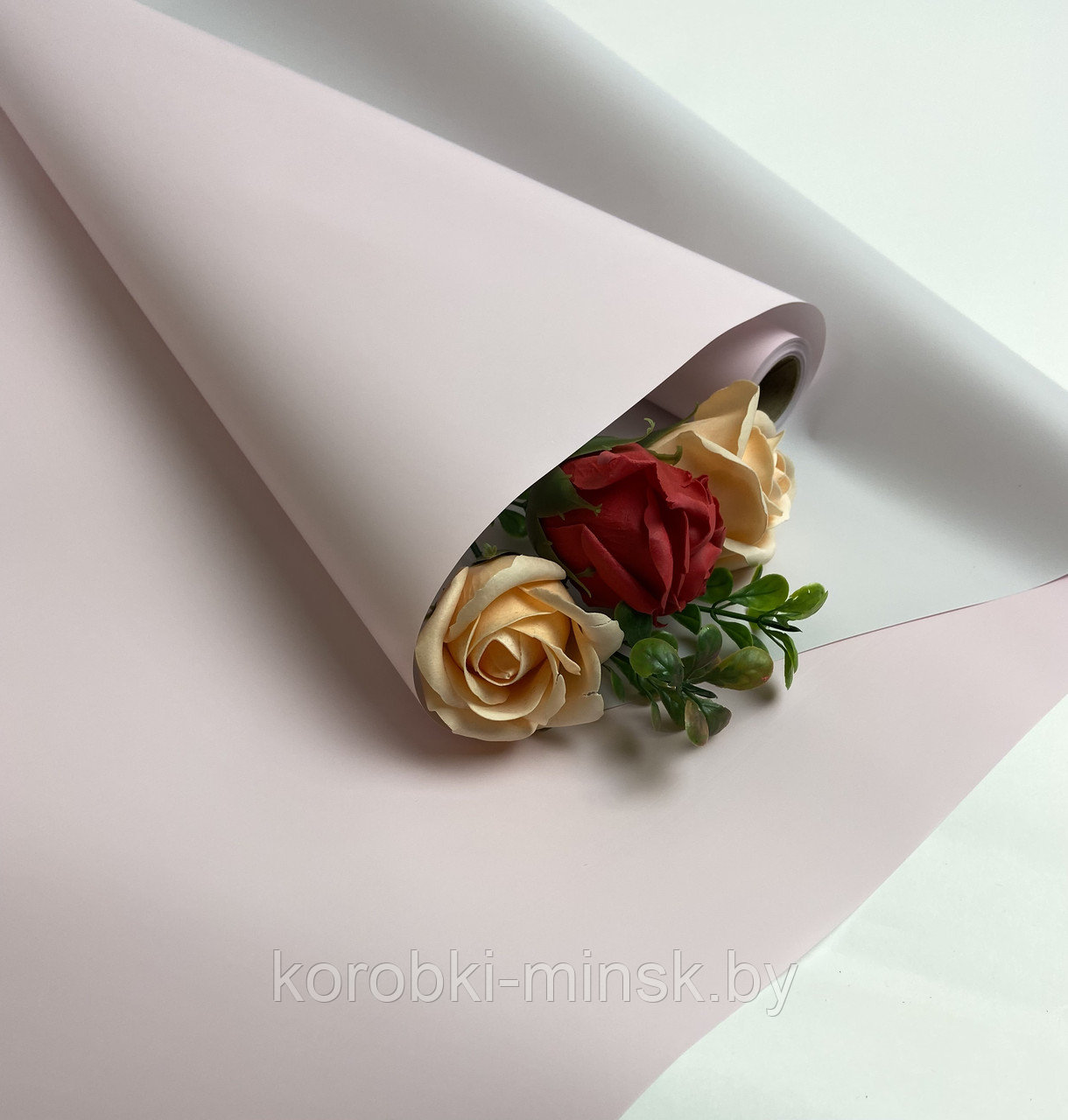 Пленка флористическая "Лепестки роз" 58см *10м/ 60мкм Светло-розовый/молочный