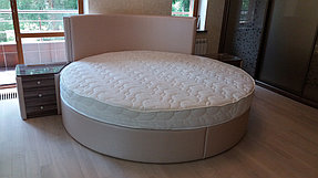 Круглая кровать с тумбочками 5