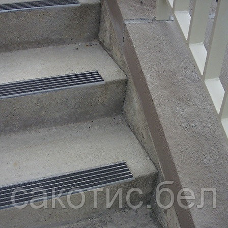 Алюминиевая грязезащитная решетка 12 мм резина - фото 3 - id-p117216440