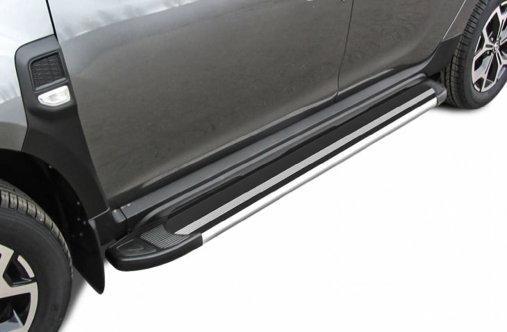 Пороги алюминиевые "Luxe Black" 1700 черные Renault Duster (2021)