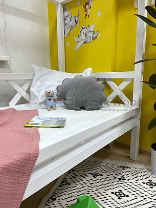 Кровать домик из массива сосны для детей и подростков "Kinder-lux 1" цвет белый, фото 2