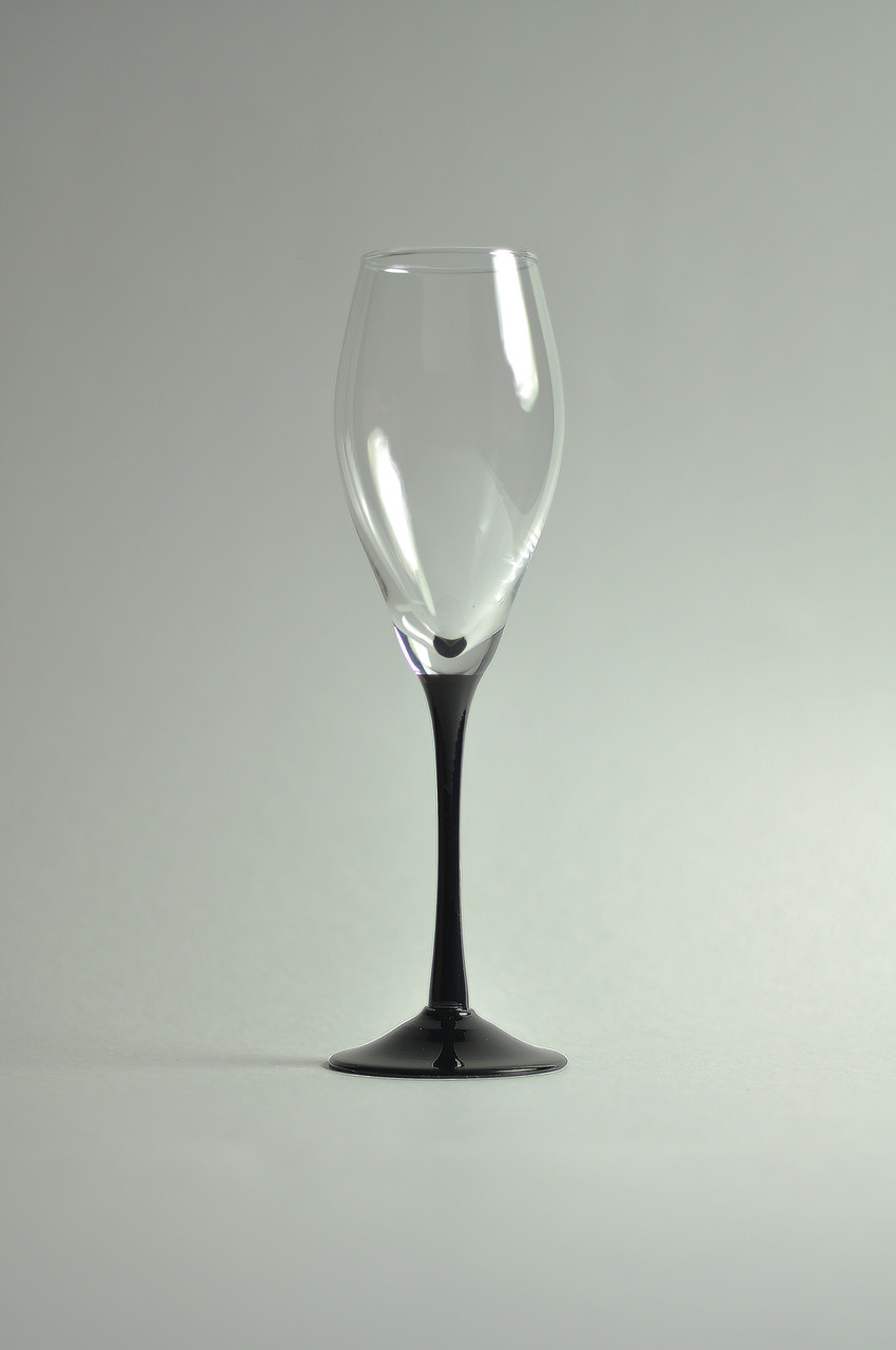 Комплект бокалов для игристого и шампанского вина, на черной ножке, 250мл. (6 шт.) - фото 1 - id-p171047947