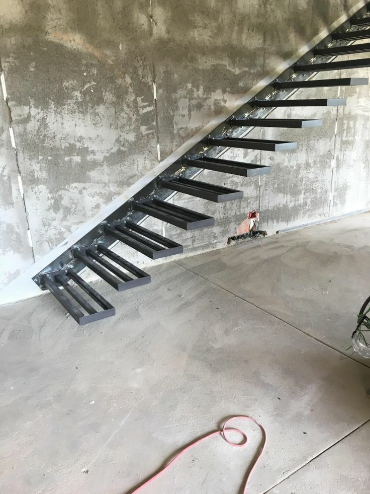 Каркас из металла для консольной лестницы модель 60